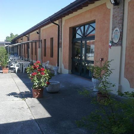 Le Magnolie Agriturismo Verolanuova Luaran gambar